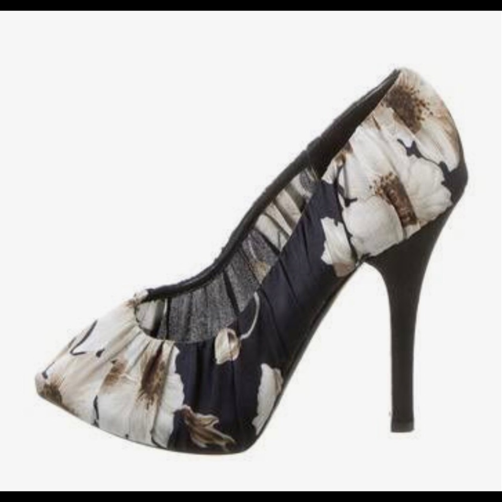 Dolce & Gabbana Black Floral Pump
